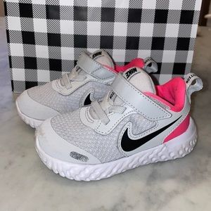 Nike revolution sneakers toddler 6C